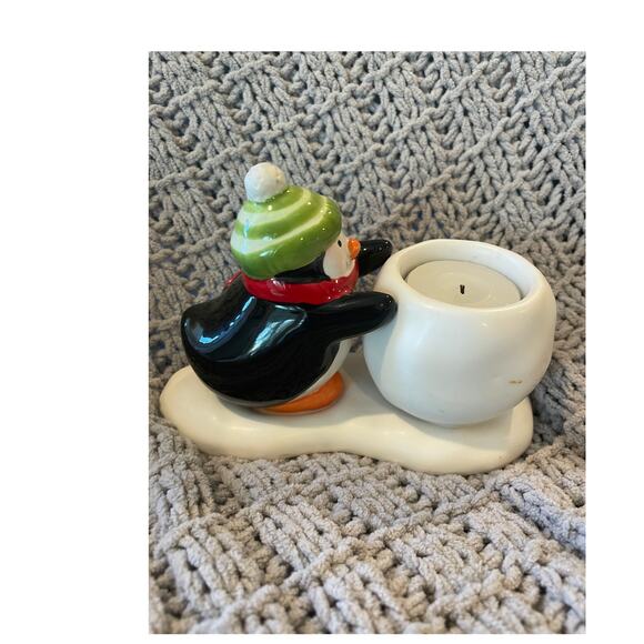 Hallmark Penguin with a Snowball Tealight - Picture 3 of 4